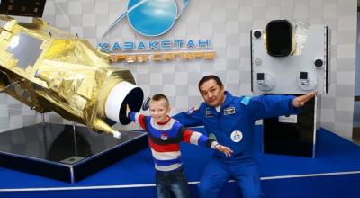 Cosmonaut Aydin Aimbetov fulfilled the dream of an orphanage pupil